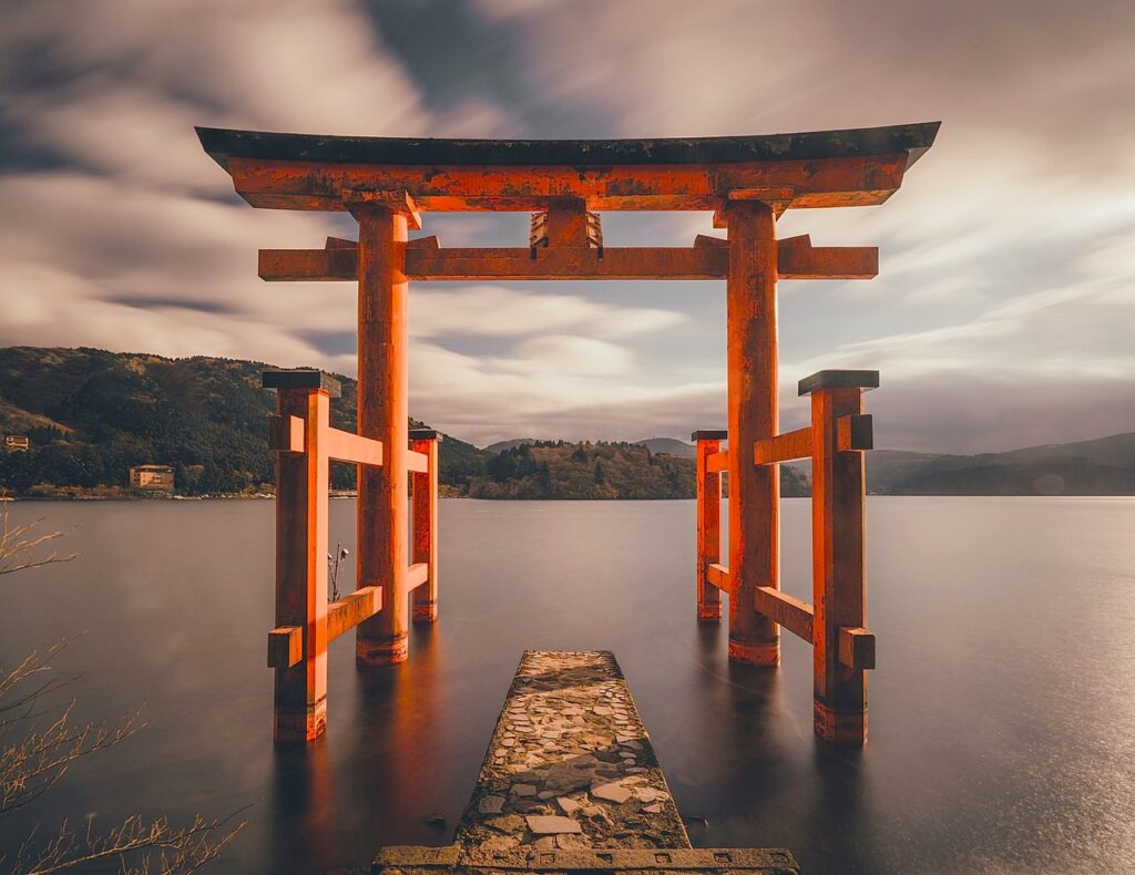 Heiwa-no-Torii (Peace Gate) of Hakone Shrine at Lake Ashi (Source: Wikipedia)
